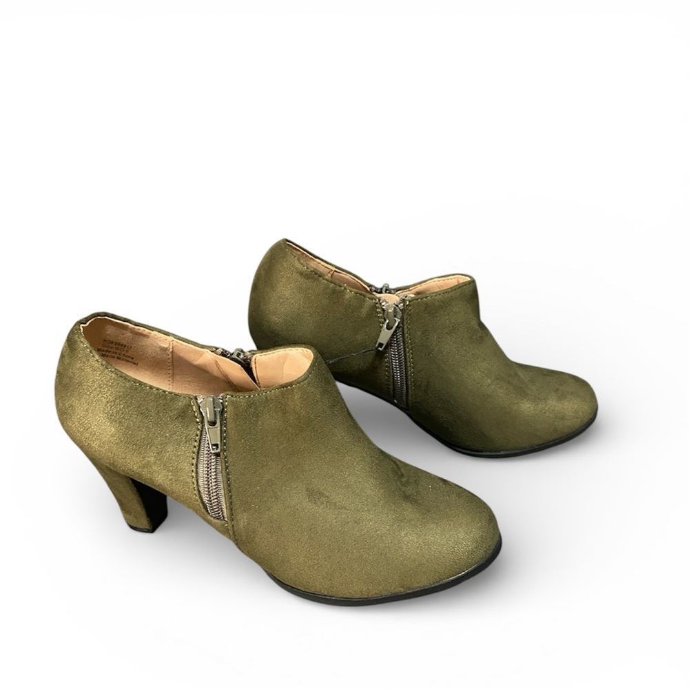 NWT JORNEE COLLECTION Olive Green Ankle Booties
